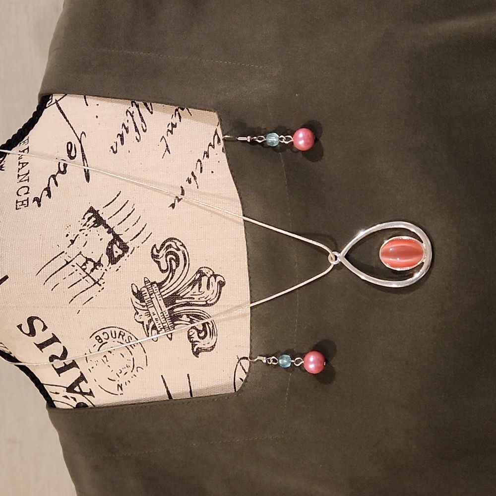 Silverstone necklace with pendant and matching earrings